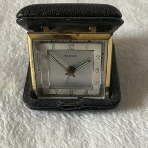 Rensie portable alarm clock